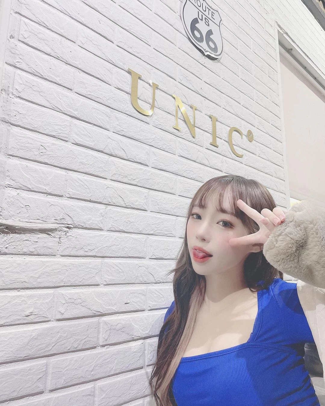 正妹配音员“娃娃”魅惑感全开！犯规身材让人看了鼻血直流... [10P]